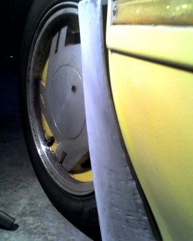 FtSplrRgt6a.jpg (125.33 KiB) Viewed 1716 times The upper section shows the results of too much time sanding-down the plastic spoiler.