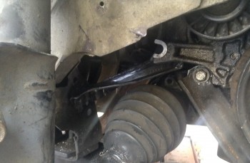 image3.JPG (1 MiB) Viewed 14394 times The rear-brace installed. I still want to fab-up a plate to distribute the force more evenly to the frame-rail, and the bolt isn't tightened down yet. I also want to rubber-isolate the plate to damp-down vibration.
