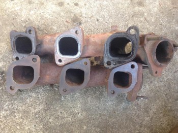 RF ExManifold1a.jpg (176.32 KiB) Viewed 14287 times Basically, I am flipping a second Front exhaust manifold over and installing it on the rear. This lightens everything due to the shorter casting and balances both banks, and aims the outlet towards the crossover pipe instead of away from the turbo.